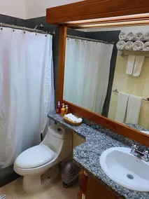 Torre Mar Galapagos Boutique Suites - Bathroom