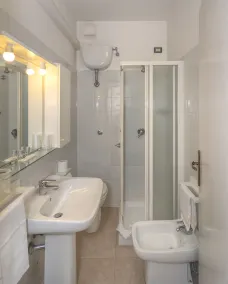 Hotel Amalfitana - Bathroom