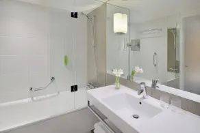 Mövenpick Hotel Amsterdam City Centre - Badrum