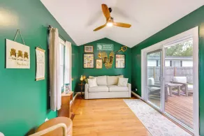 5 Houses to Elizabeth Lake! Family Getaway w/ Yard - Innenbereich