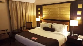 Owu Crown Hotel - Guest Room - Zimmer