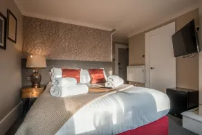 Harper's Steakhouse with Rooms, Southampton Swanwick Marina - Room