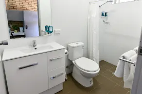 Burke and Wills Motor Inn - Bathroom