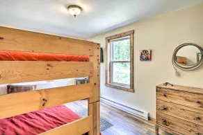 5 Mi to Ski Resort: Mtn-View Breck Home w/ Hot Tub - Interior