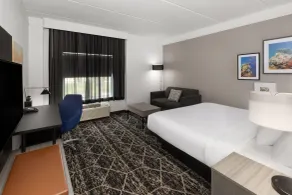 La Quinta Inn & Suites by Wyndham Houston Bush IAH South - Chambre