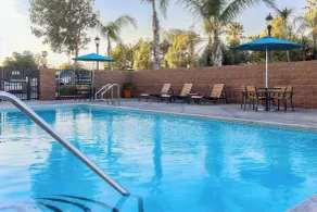 Four Points by Sheraton, Ontario-Rancho Cucamonga - Piscine