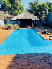 Airport Imperial Guest House - Pool