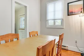 Walk Downtown: Takoma Park Escape w/ Large Yard! - Innvendig