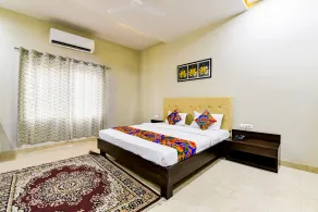 Fabhotel The Castle Homestay - Quarto