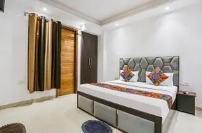 hotel aiims 20 four 7 - Quarto