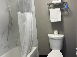 Studio 6 Suites Hurricane, WV - Badeværelse