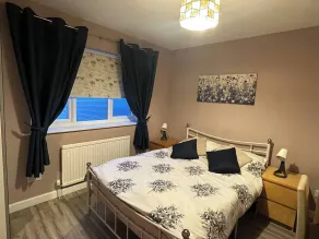 NKN cosy maisonette close to Dartford train station, free parking, food, shopping - Zimmer