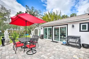 Florida Getaway w/ Patio ~ 3 Mi to Beaches! - Interior