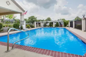 Days Inn by Wyndham Oneonta AL - Pool