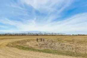 Peaceful Prairie Living! Rural Willow City Apt - Interior
