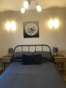 2 Bedroom & 2 Bathroom Riverside Apartment Little Paxton St Neots - Værelse