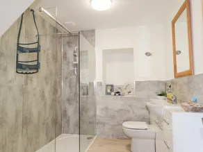 Corner Cottage - Bathroom