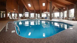 Baymont by Wyndham Delaware - Piscina