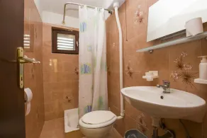 Apartment Marija Valtura / One Bedroom - Bathroom