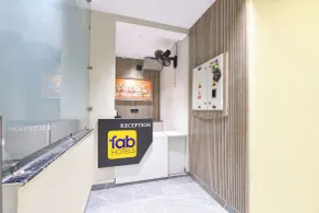 FabHotel Eminence Grand - Receção