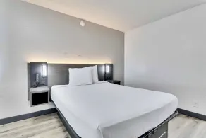 Motel 6-Austin, TX - Airport - South - Room