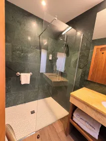 León Center Rooms - Baño