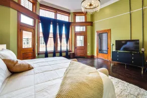 Walk to Restaurants & Breweries: Marshall Studio! - Interior