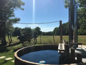 Tui's Nest Glamping - Pool