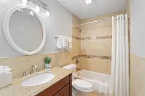 Hotel St. Pierre French Quarter - Bathroom