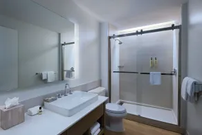 Element by Marriott Dallas Las Colinas - Bathroom