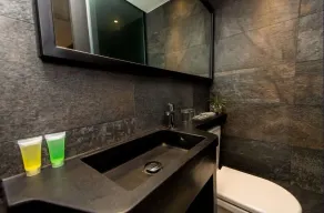 Noble Park Hotel - Bathroom