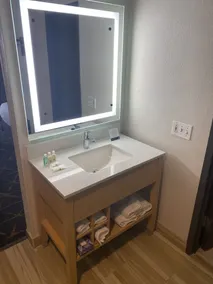 Quality Inn Spring Valley - Nanuet - Salle de bain