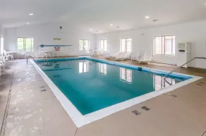 Comfort Inn & Suites Christiansburg I-81 - Piscine