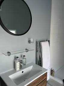 Castle Lodge Hotel - Bathroom