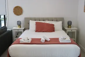 Hunchy Hideaway - Room