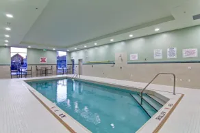 Holiday Inn Express & Suites Oshawa Downtown - Toronto Area by IHG - Piscine