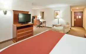Seasons Inn & Suites Highland - Rum