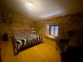Tranquil 3-bedroom House Retreat Near River Beach - Camera