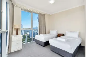 The High Tide, Chevron Renaissance 2BR, Surfers - Rum