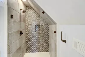 Spacious Farmhouse Near Hikes & Waterfalls - Innvendig