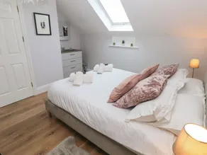 Cambrie - Room