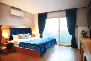La Belle Hotel In Tongyeong - Room