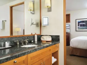 Pan Pacific Whistler Village Centre - Bathroom