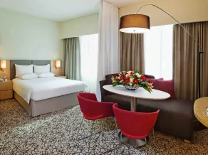 Novotel Suites Mall Avenue Dubai - Chambre