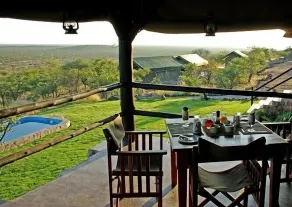 Mondjila Safari Camp - Restaurante