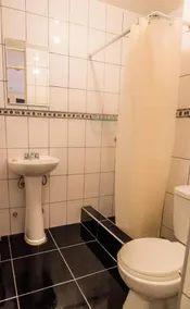 Mandala Rooms & Services - Bathroom