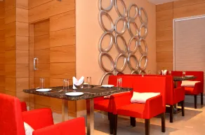 Sawera Grand Luxury Stay Near Golden Temple - Restaurant