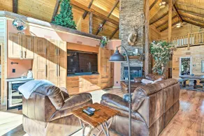 Luxe Prescott Natl Forest Home w/ Huge Deck - Interiør