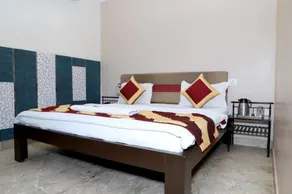 Hotel Sheel Gopal Vision - Room