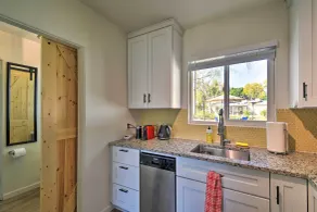 Pet-Friendly Phoenix Home: Breezeway & Fenced Yard - Interior
